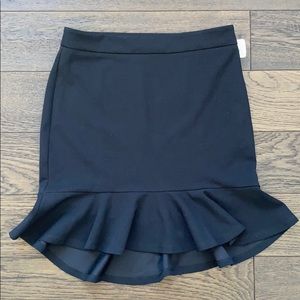 Black ruffle skirt NWT